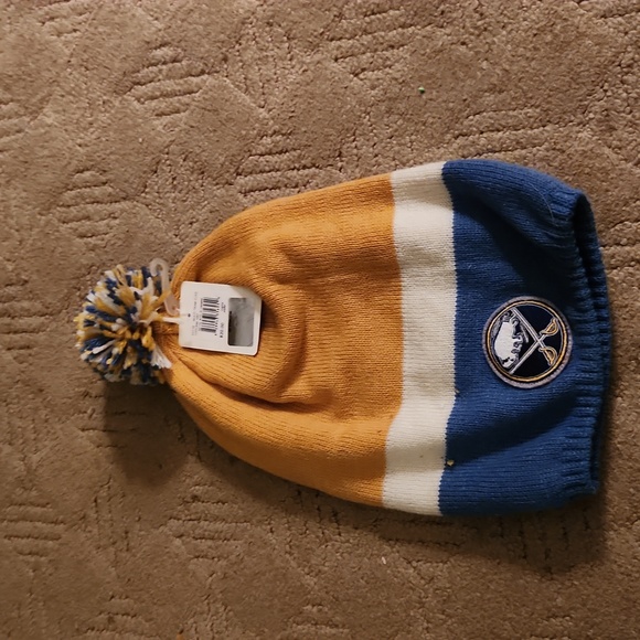 Retro Sport Sabres beanie winter hat bnwt - Picture 1 of 6